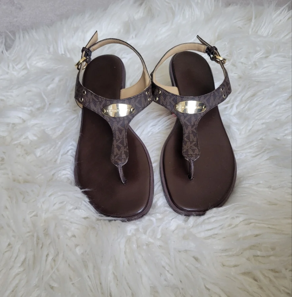 Michael Kors Mk Plate Thong Sandals - Picture 3 of 11